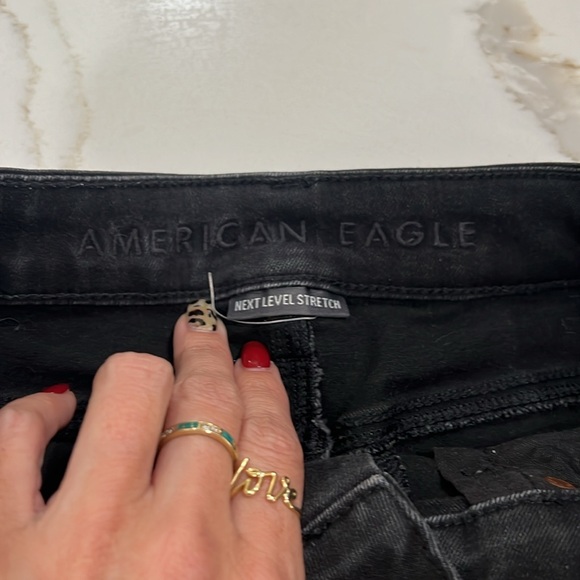 American Eagle mid rise shorts - Picture 3 of 4